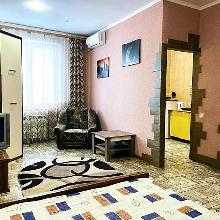 Апартаменты В Центре Кривого Рога Krivoy Rog Exterior foto